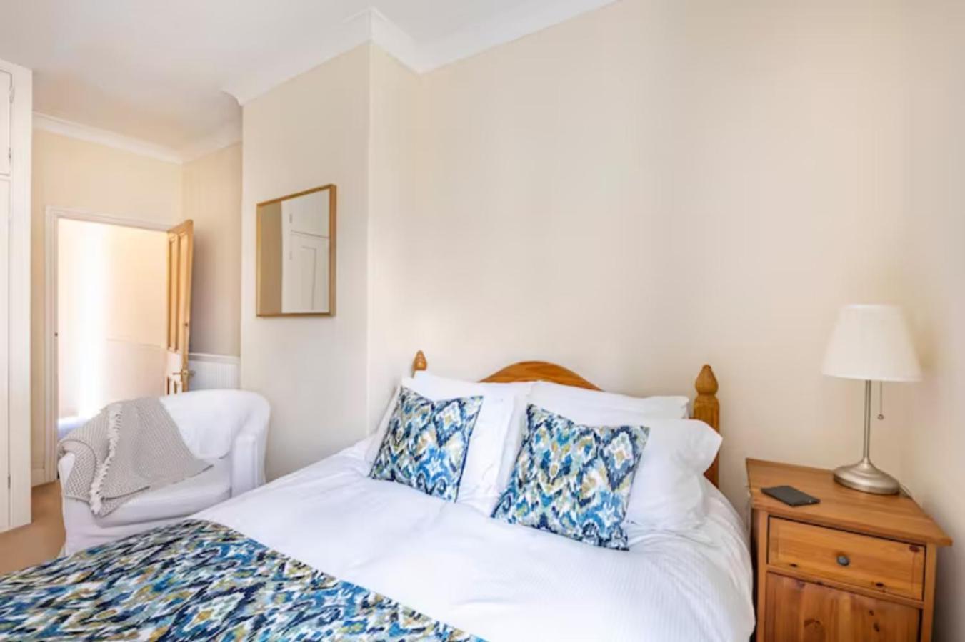 Room With Private Bath In Pontcanna カーディフ エクステリア 写真