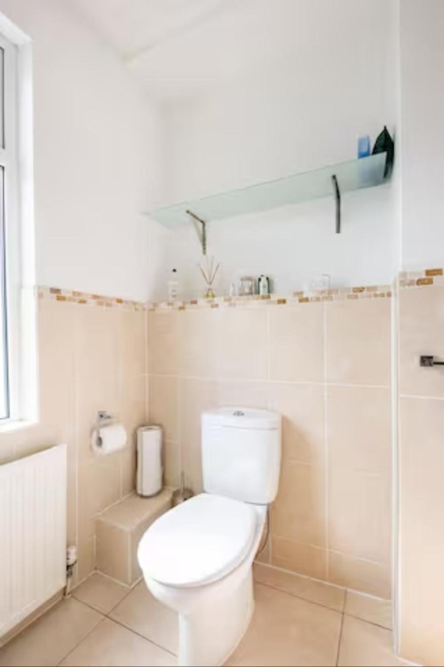 Room With Private Bath In Pontcanna カーディフ エクステリア 写真