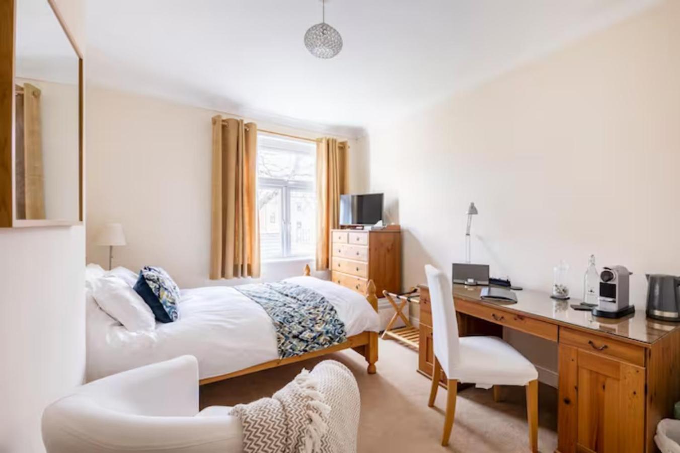 Room With Private Bath In Pontcanna カーディフ エクステリア 写真